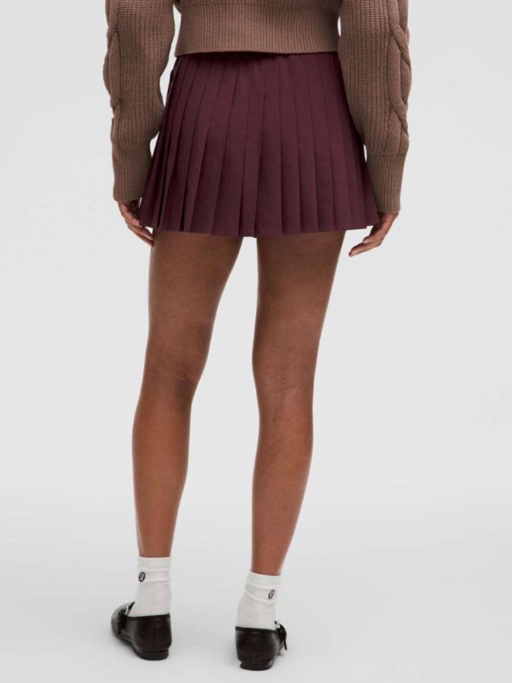 High-Rise Pleated Tennis Skirt (Size 6) in Garnet - Picture 3 of 7